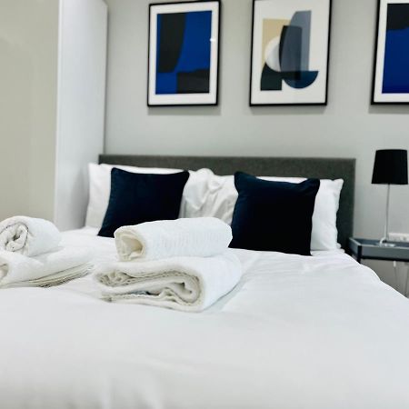 Lovely Studio Apartment With Free Parking Included! Manchester Ngoại thất bức ảnh