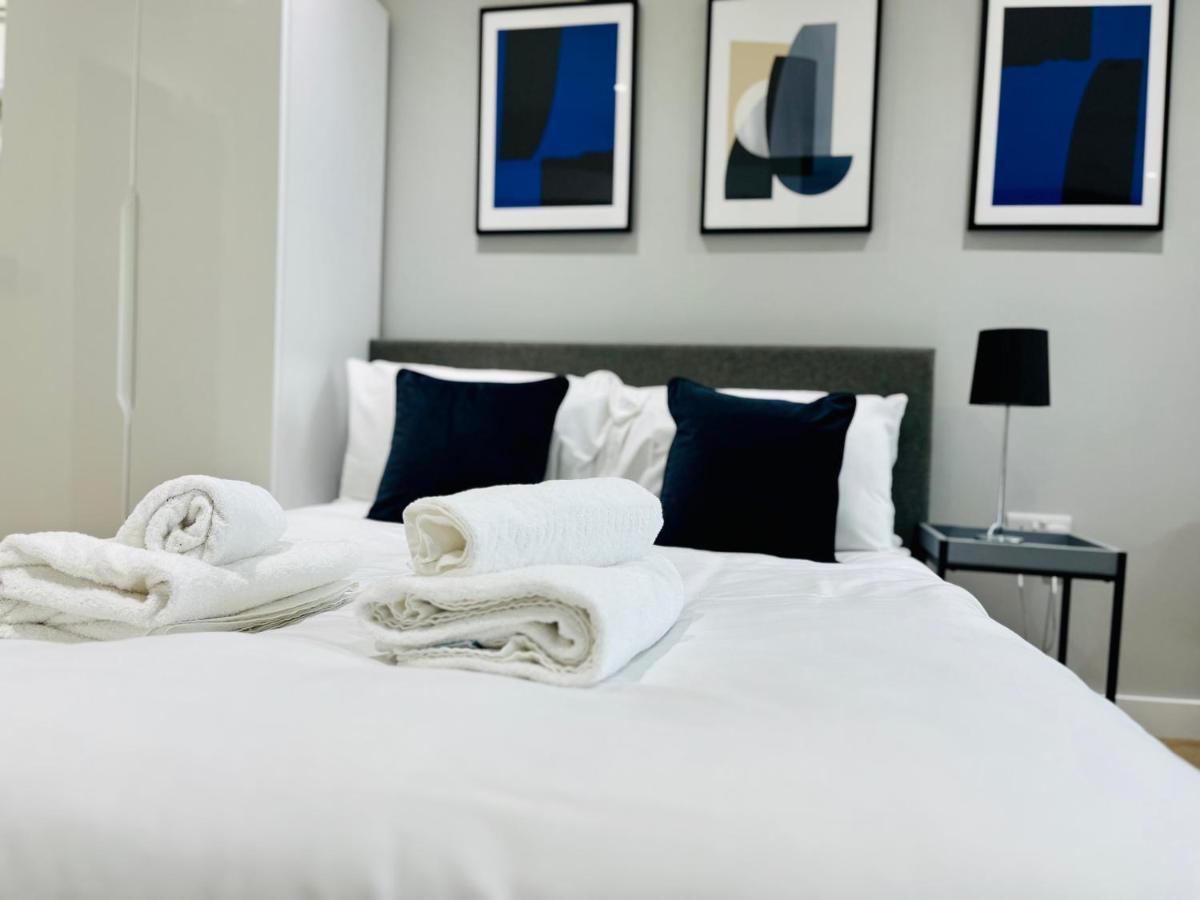 Lovely Studio Apartment With Free Parking Included! Manchester Ngoại thất bức ảnh