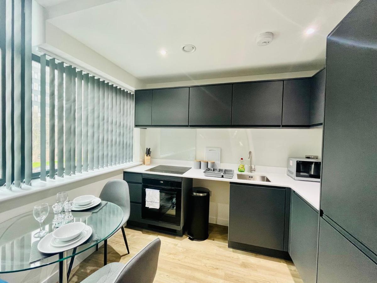 Lovely Studio Apartment With Free Parking Included! Manchester Ngoại thất bức ảnh