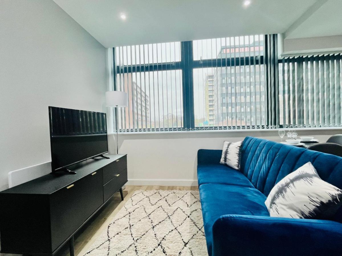 Lovely Studio Apartment With Free Parking Included! Manchester Ngoại thất bức ảnh