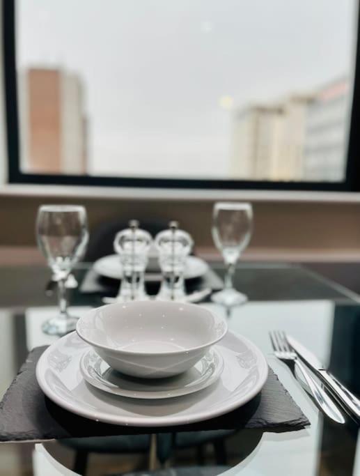 Lovely Studio Apartment With Free Parking Included! Manchester Ngoại thất bức ảnh