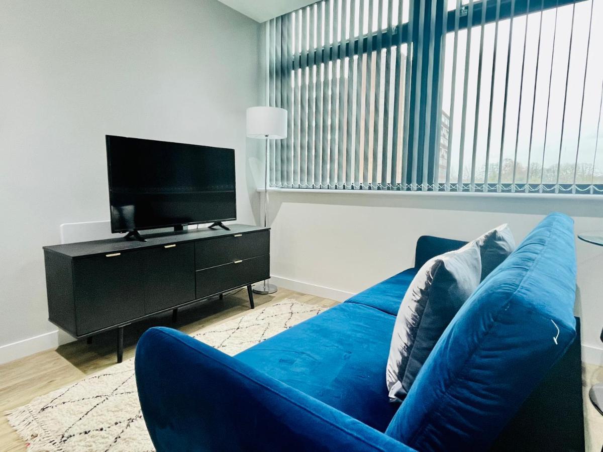 Lovely Studio Apartment With Free Parking Included! Manchester Ngoại thất bức ảnh