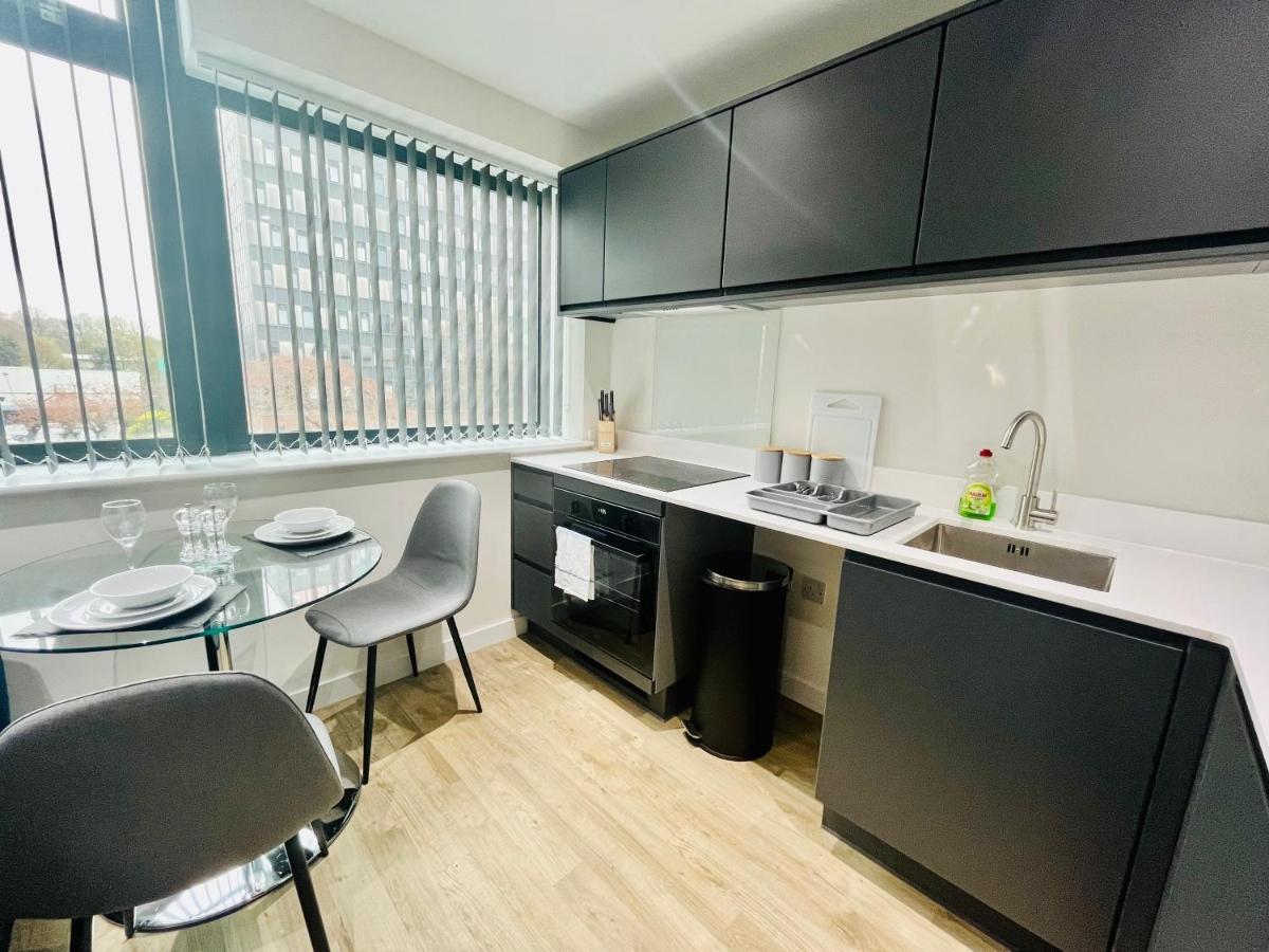 Lovely Studio Apartment With Free Parking Included! Manchester Ngoại thất bức ảnh